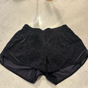 Lululemon Hotty Hot Shorts 4”